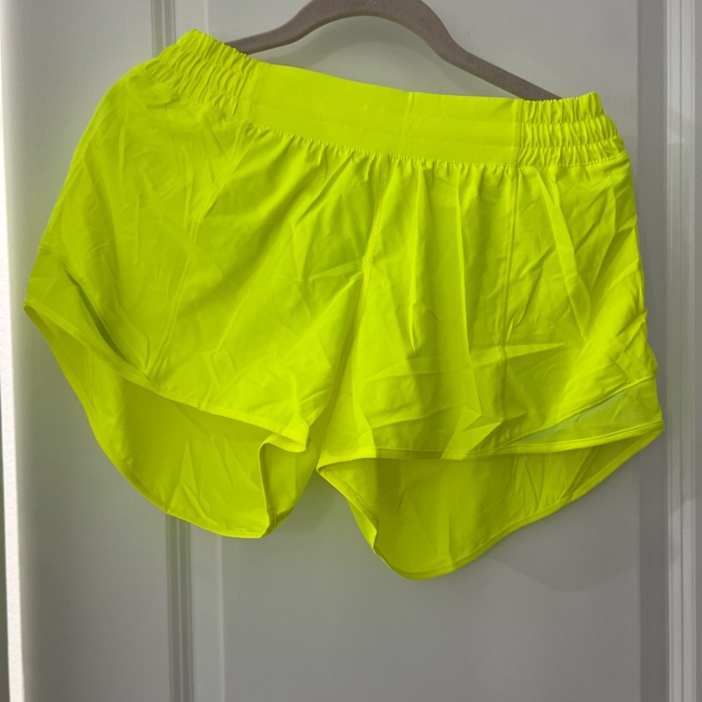 Lululemon hotty hot shorts LR size 10 4 in